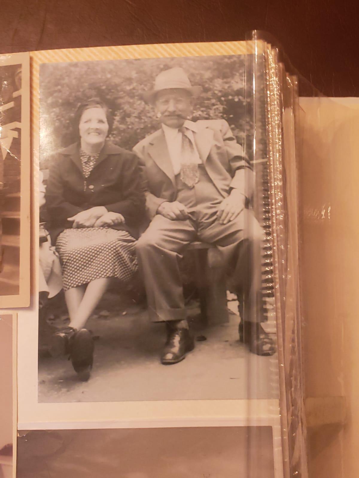 A Fried couple seated outdoors, 1940s